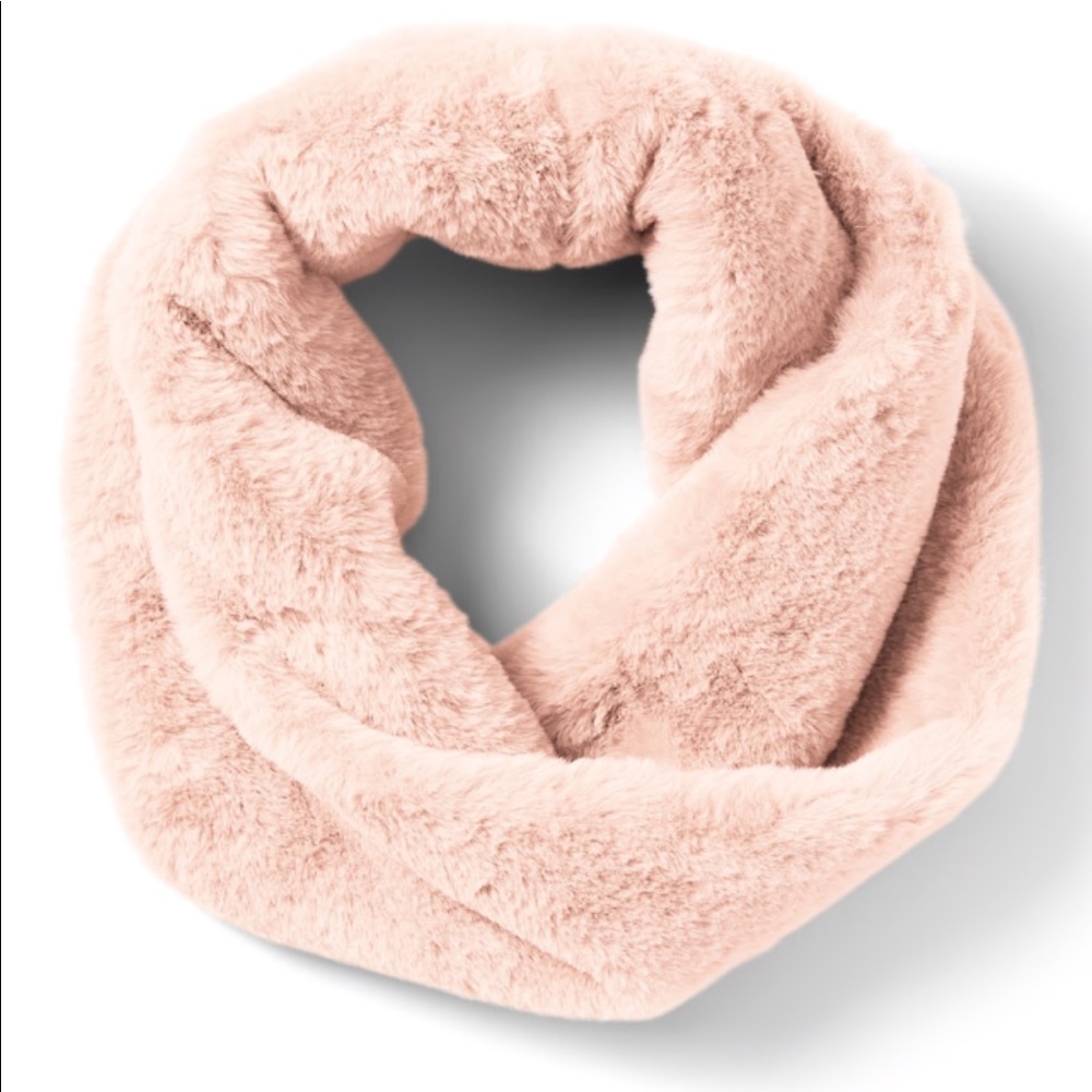 Banana Republic Twisted Faux Fur Snood Scarf